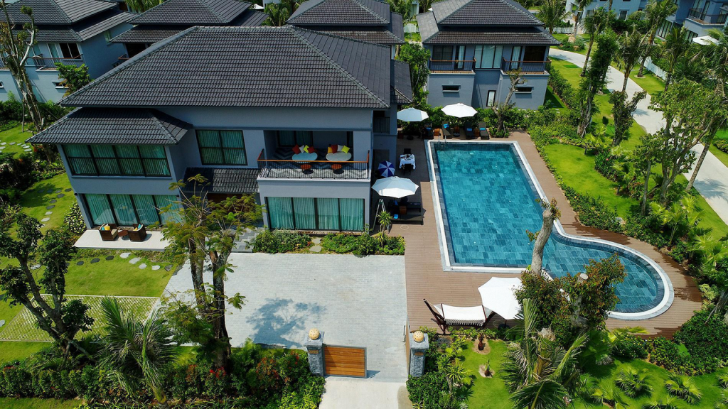 A luxurious villa with a modern swimming pool in Đắk Ya, Gia Lai, Vietnam.